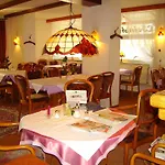 Hotel An Der Hauptallee 2*