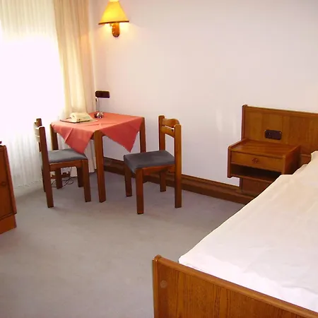 An Der Hauptallee باد بيرمونت