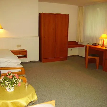 An Der Hauptallee باد بيرمونت