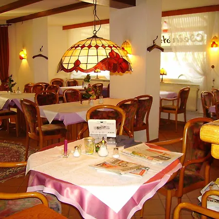 Hotel An Der Hauptallee 2*